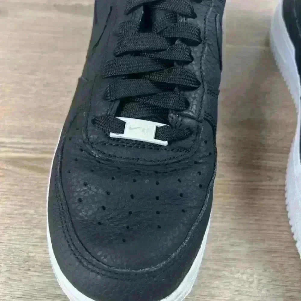 Nike Air Force 1 07 Craft‎ Black White Sneakers Size 8
